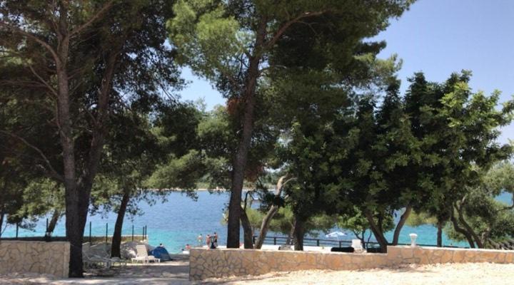 Apartments Villa Macola Trogir Exteriör bild