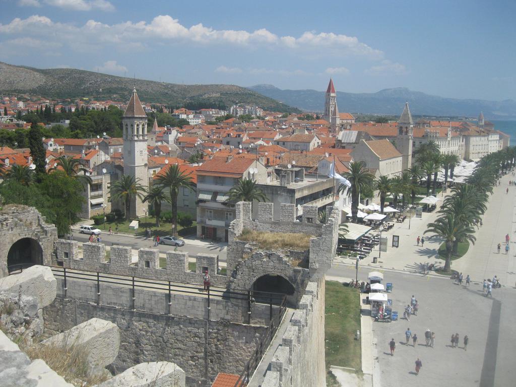 Apartments Villa Macola Trogir Exteriör bild
