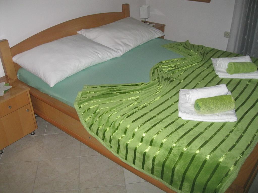 Apartments Villa Macola Trogir Exteriör bild