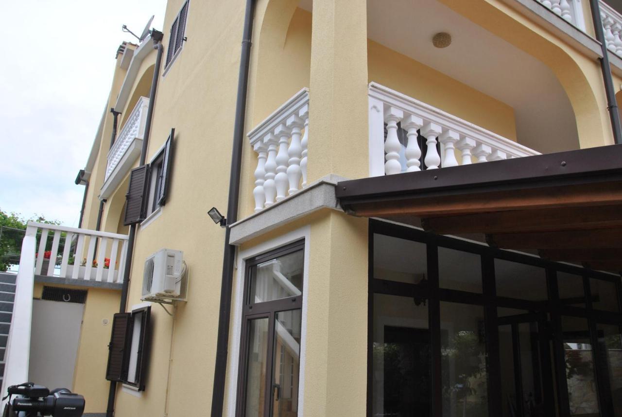 Apartments Villa Macola Trogir Exteriör bild